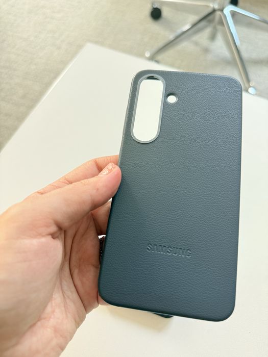 Премиум калъфи за Samsung Galaxy S25 – Оригинална кожа & Pitaka