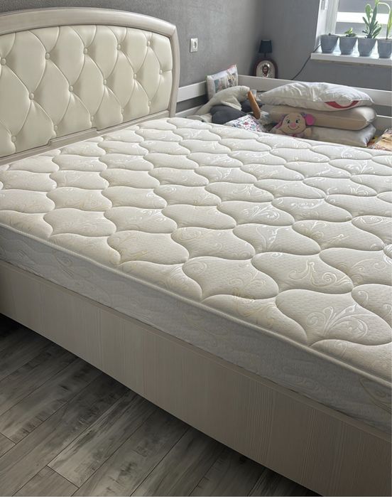 Кровать двухспальная