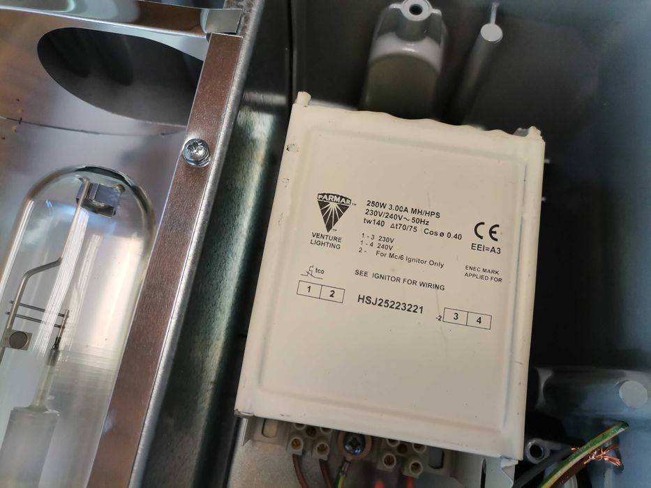 Лампи (големи) 4 бр 250 W