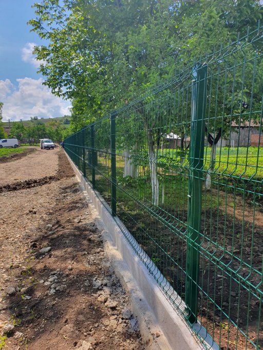 Construim garduri din sipca metalica, tabla cutata, plasa bordurata