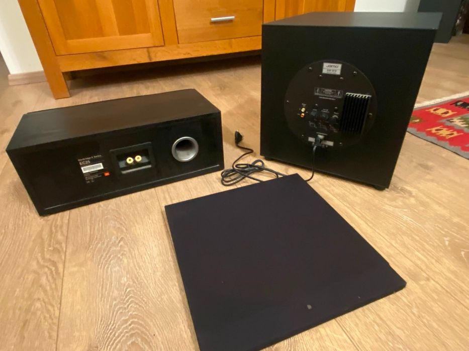 Subwoofer activ Jamo SUB 1810