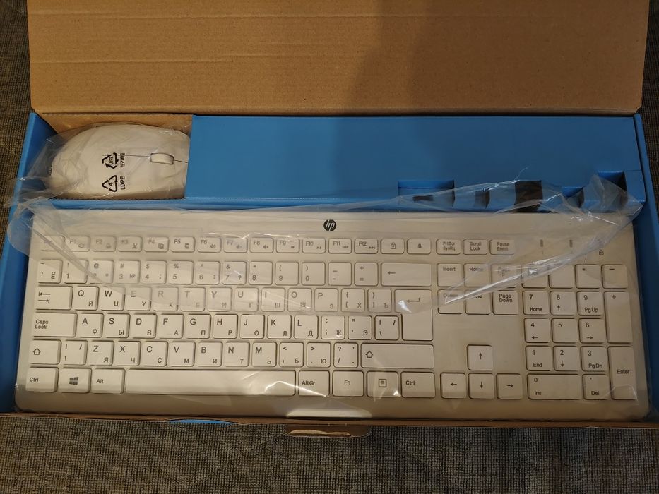 Беспроводные клавиатура и мышь, комплект