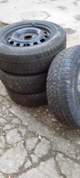 Jante tabla cu gume de iarn 195.65R15