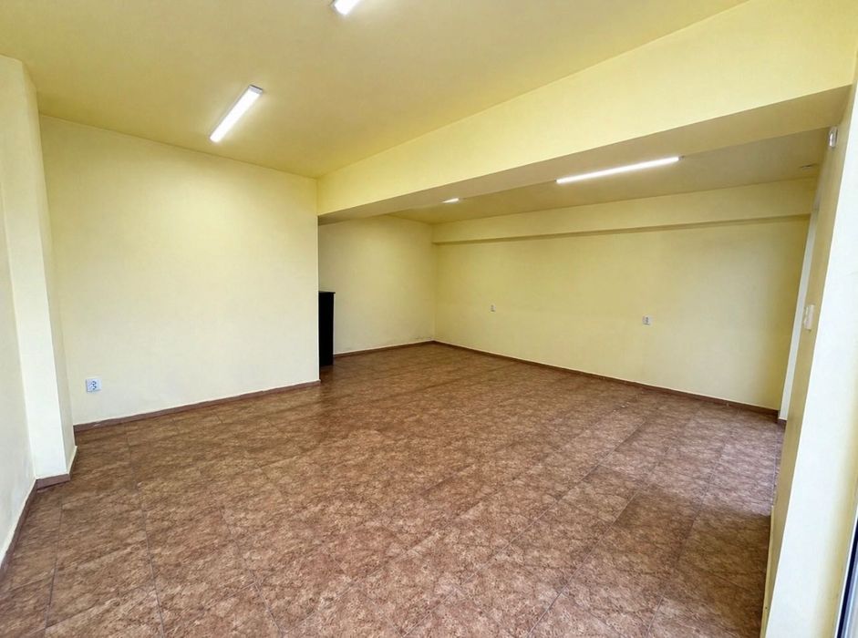Дава се под наем Магазин в Шумен, Добруджански - 31 кв.м за 297.84 € - Снимка #1