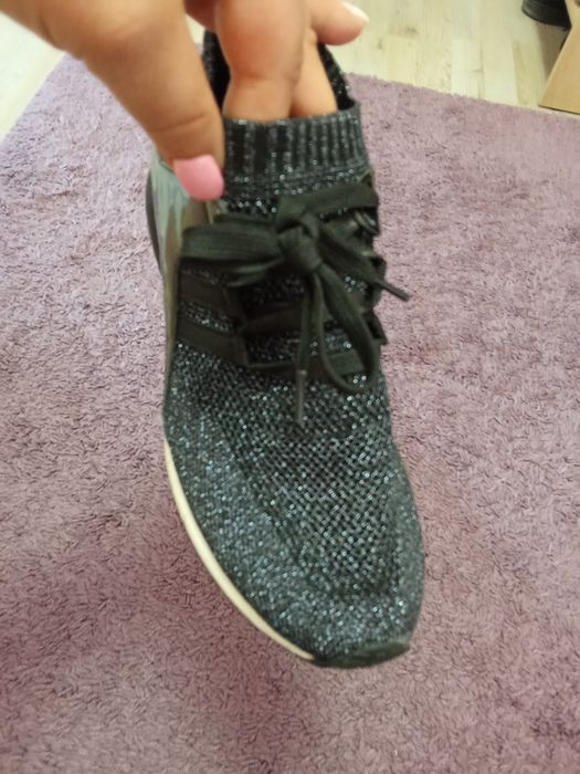 Спортно елегантни маратонки