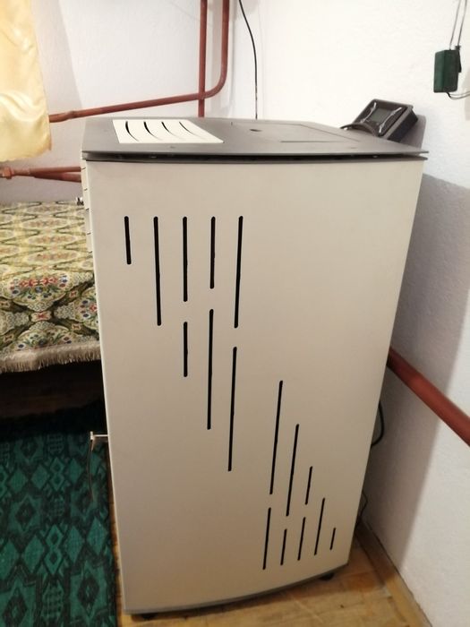 Пелетна камина за топъл въздух