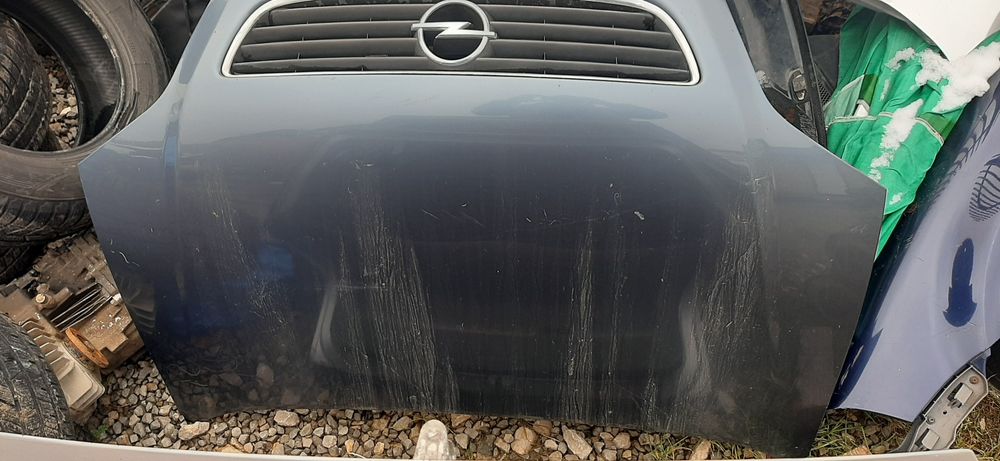 Преден капак за опел зафира