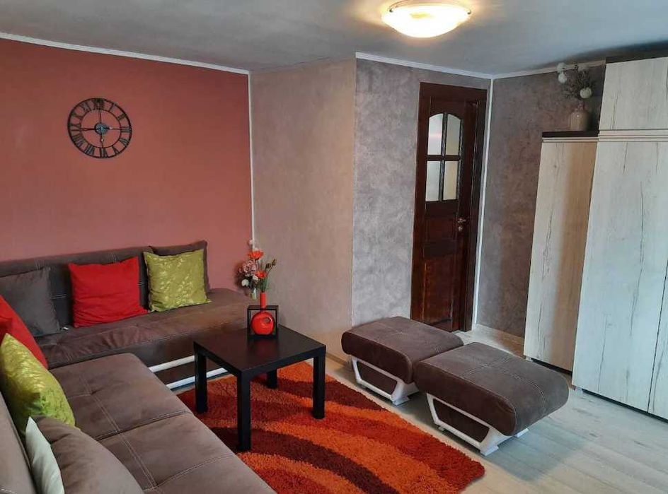 Дава се под наем Тристаен апартамент в Пловдив, Център - 56 кв.м за 280.5 € - Снимка #1