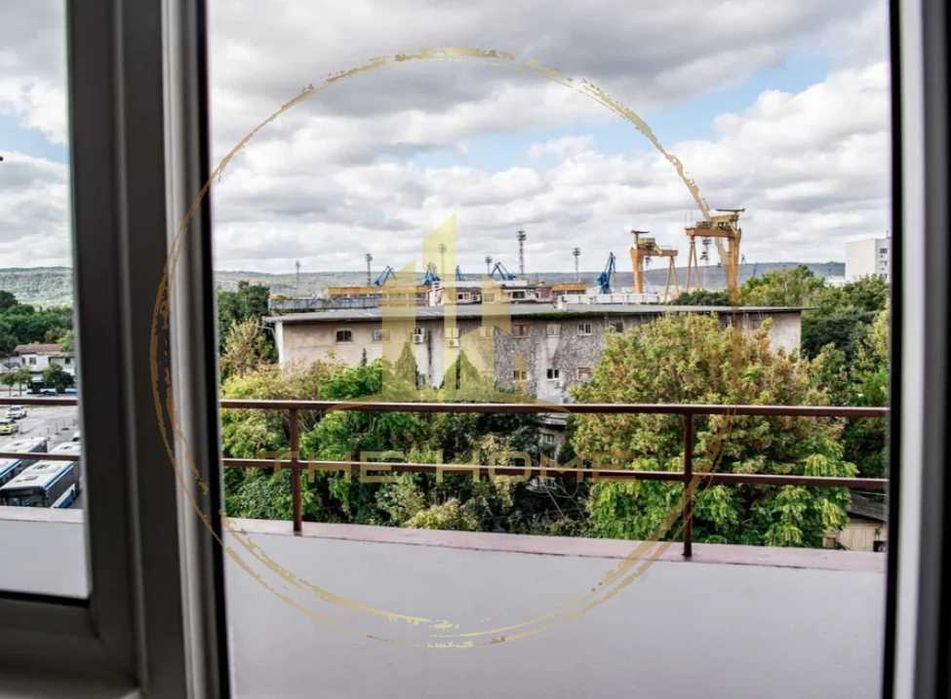 Дава се под наем Едностаен апартамент в Варна, Център - 35 кв.м за 375 € - Снимка #5