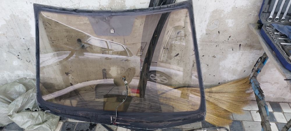 Акцент 2013г лобовой