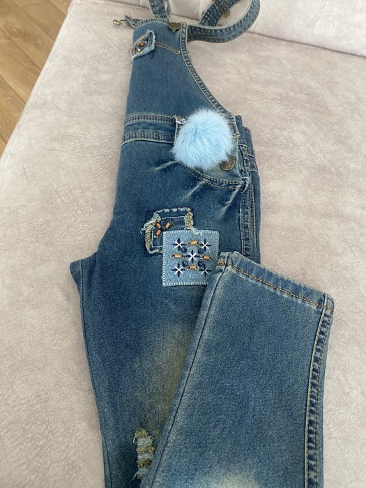 Джинсы комбинезон