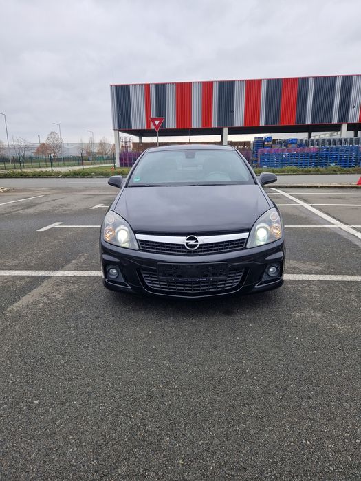 Opel Astra   GTC   OPC Line