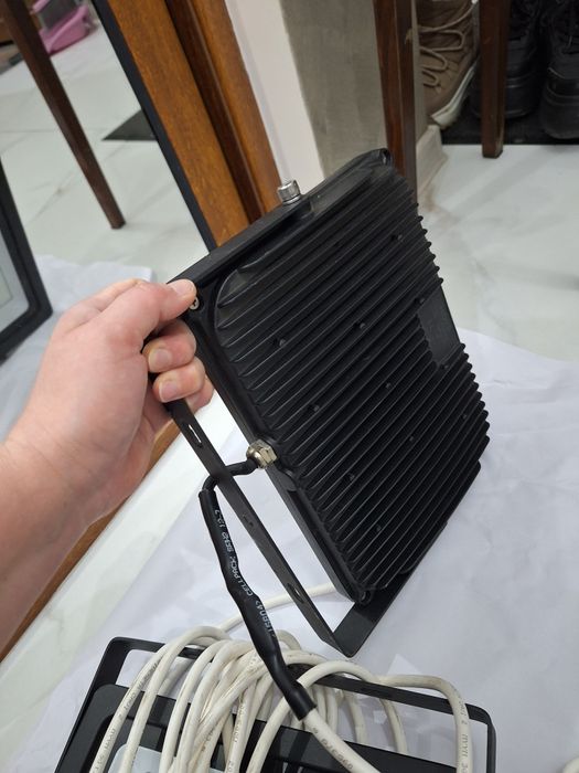 Proiectorul LED 100W Grad de protectie, de IP65