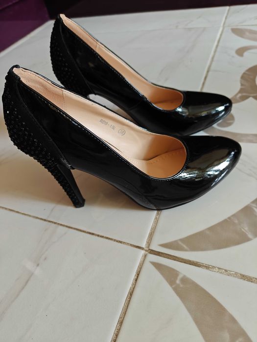 Елегантни обувки