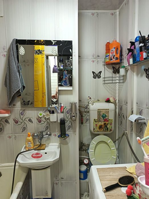 Vand apartament semidecomandat 2 camere