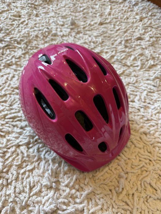 Защитный шлем для девочки 3-7 лет.