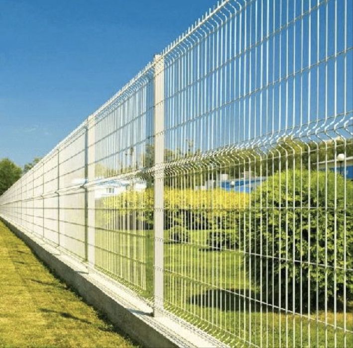 Imprejmuiri terenuri din plasa bordurata