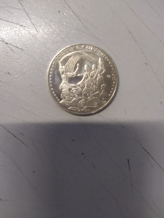 Продам юбилейную монету.