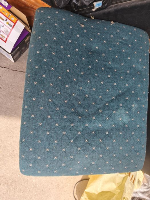 Кресло качалка деревянная с пуфом