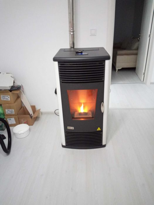 Пролетна камина с водна риза