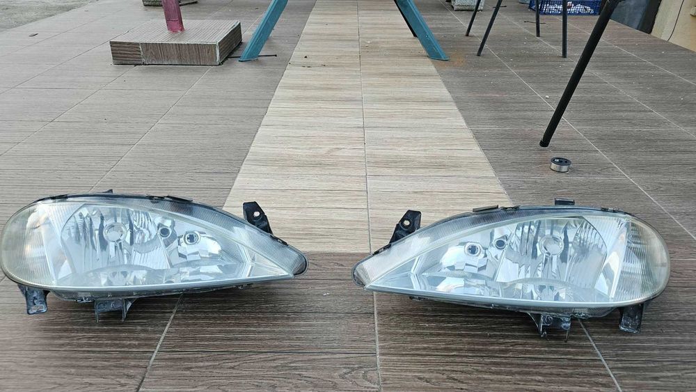Ляв и десен фар за РЕНО МЕГАН 1  фейслифт