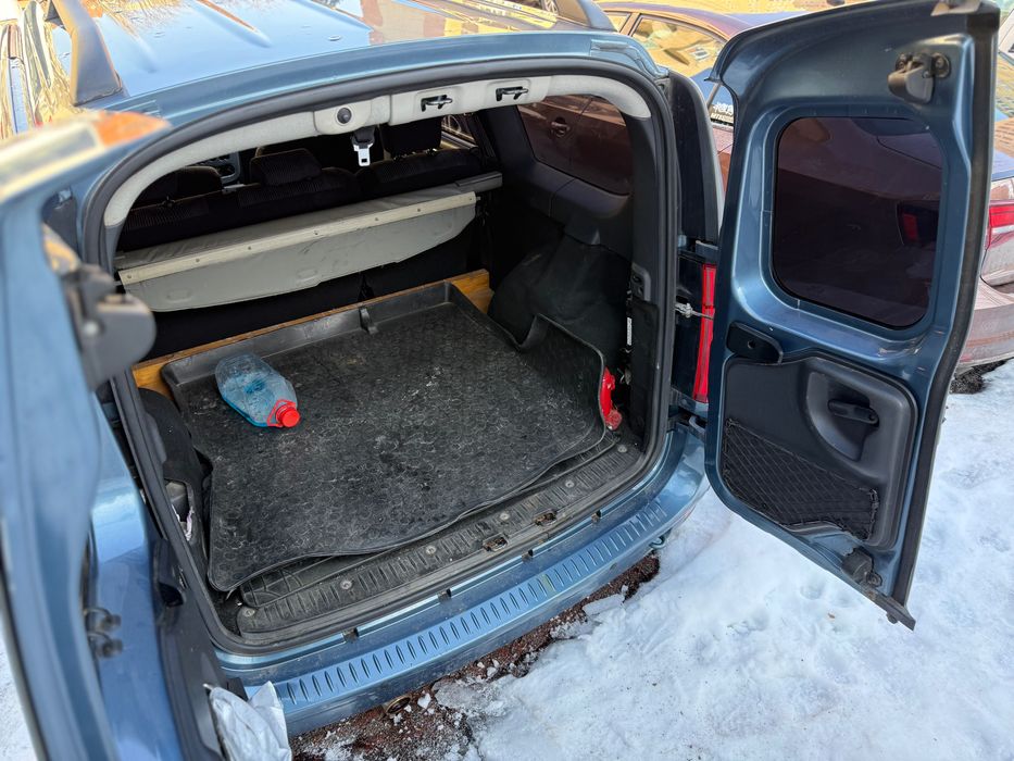 Logan 1.6 MPI, 2009, MCV