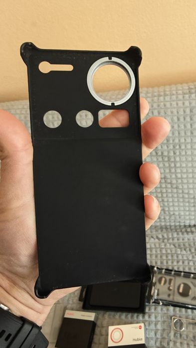 Продавам ZTE Nubia z70s ultra