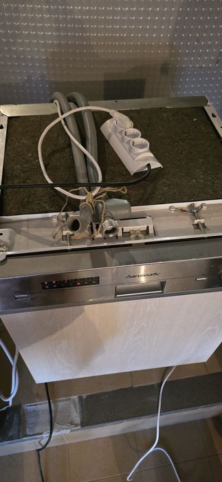 Сьдомиялна вградена 600мм в отлично сьстояние