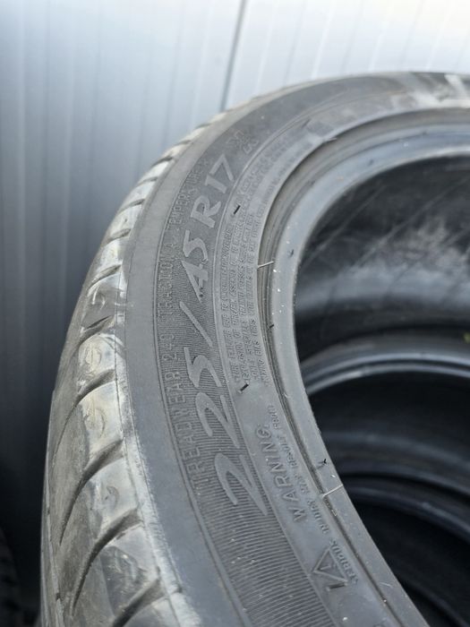 2 Броя 225/45/17 Michelin 2x5,5mm