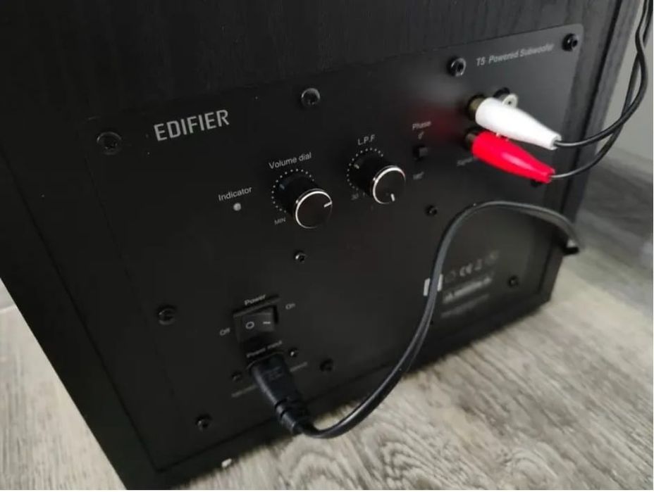 Продам сабвуфер Edifier