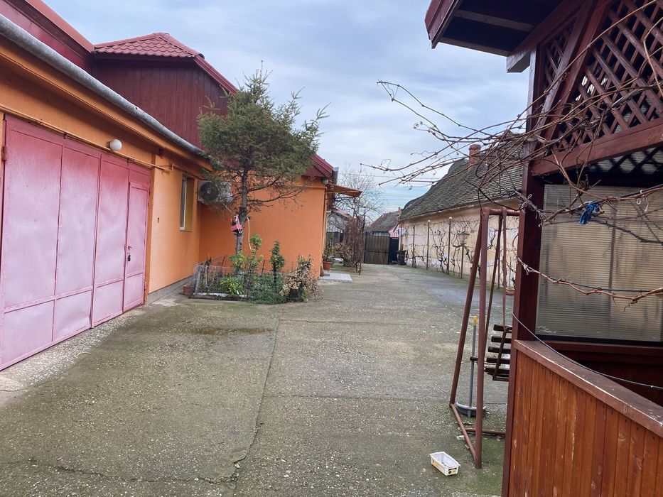 Vand casa in Giarmata Mare