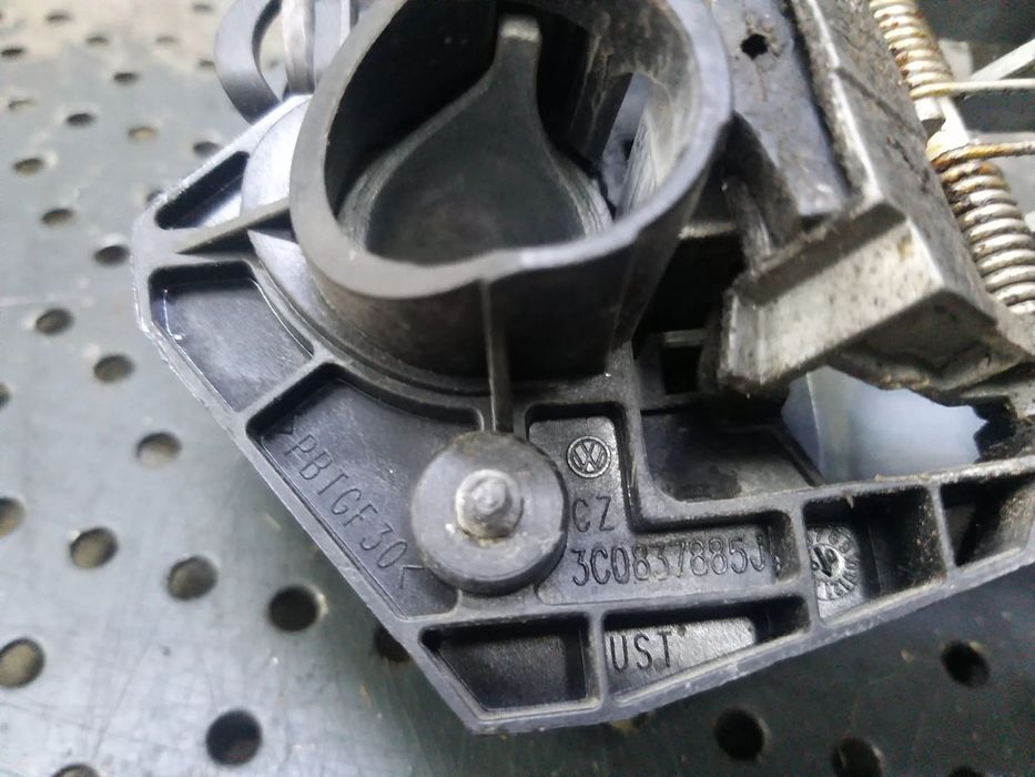 Maner usa stanga fata vw passat b6 3c berlina 3c0837885j