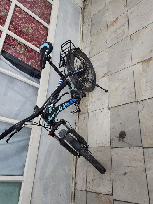 Ganlan  dediskiy velik sotiladi  holat yaxshi 2oy avaylab minilgan