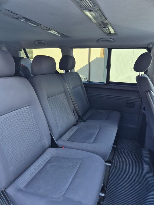 Vând Vw Caravelle 2.5 tdi unic proprietar de nouă