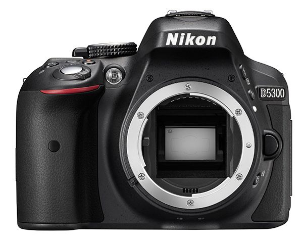 Nikon D5300 + объектив 18–140 мм