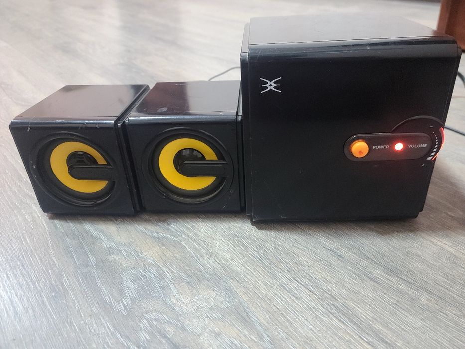 Kompyuter uchun kolonka bor