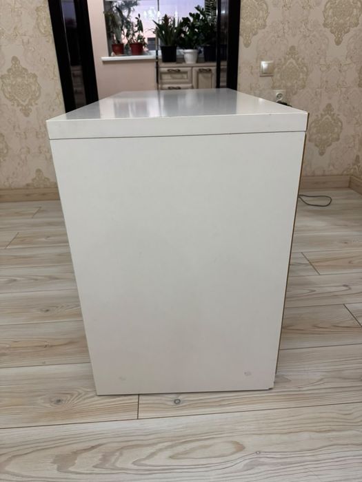 Тумба белого цвета