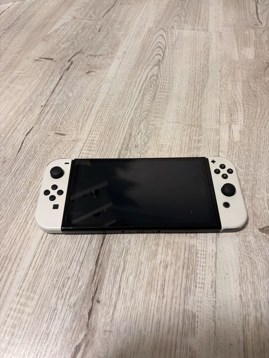 Nintendo Switch OLED (White)