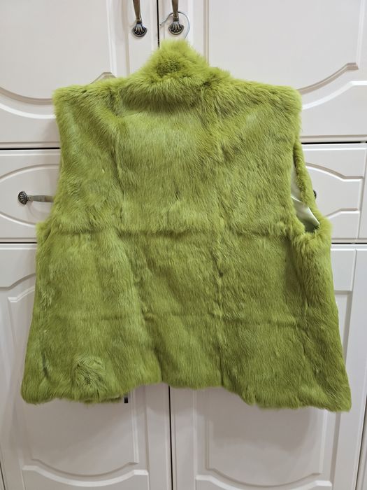 Vesta blana iepure