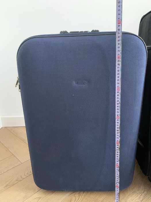 Продам чемоданы бу