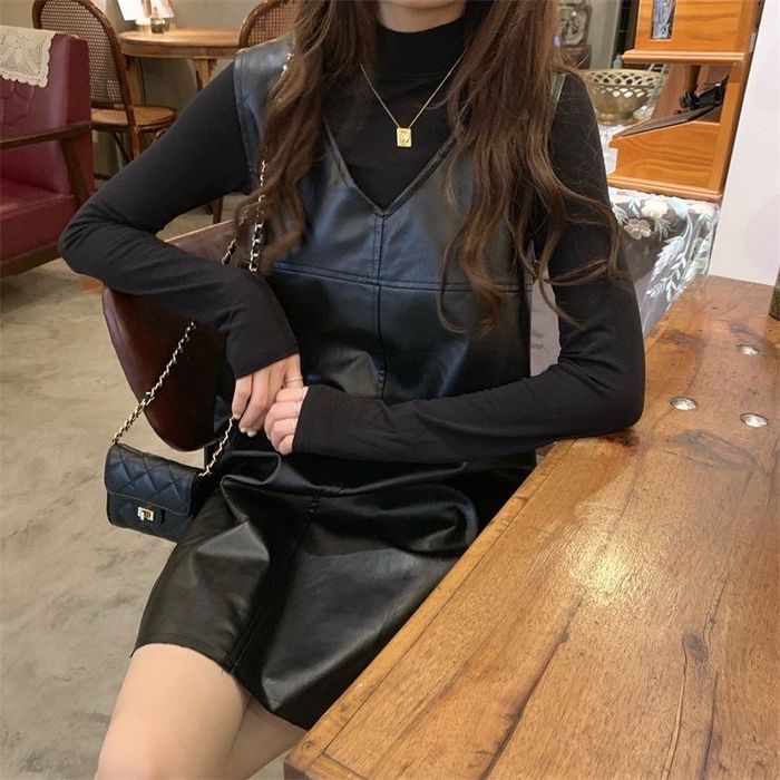 Черный кожаный сарафан