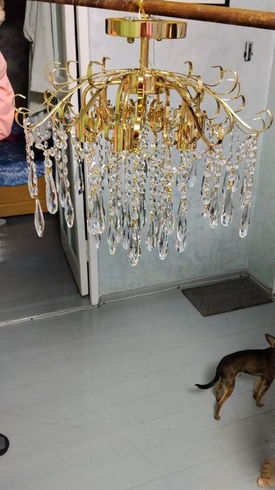 Люстра. Не дорого.