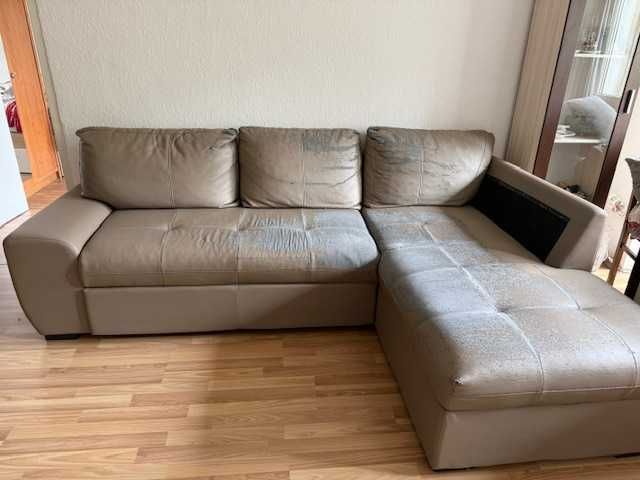 Разтегателен с ракла диван