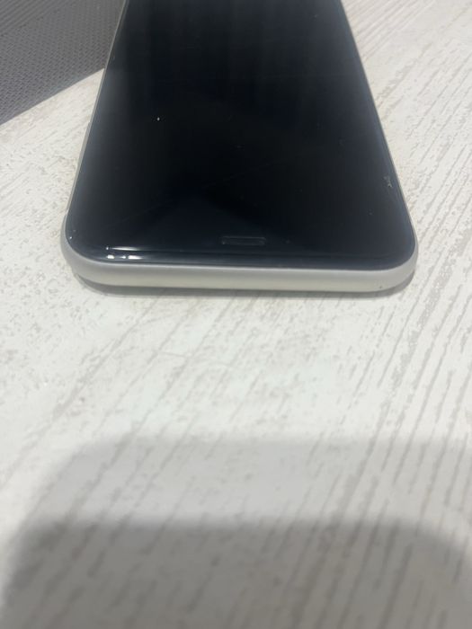 Apple Iphone  11 white