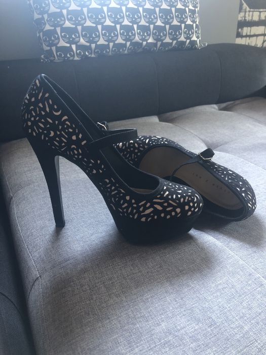 Бални обувки на висок ток и с платформа