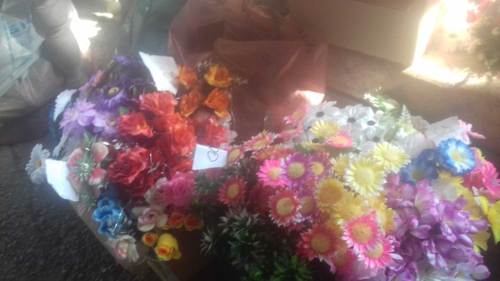 продам искуственые цветы