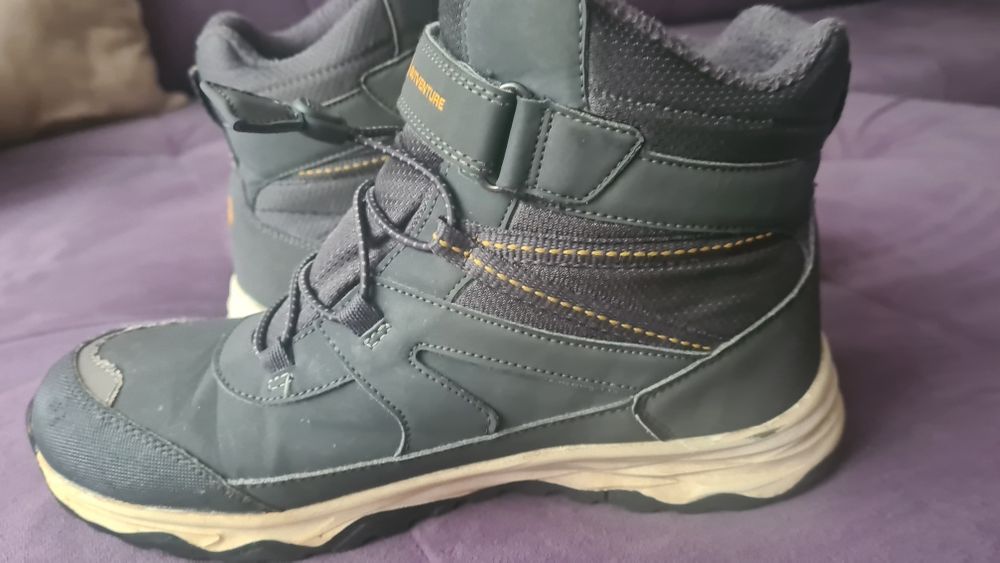 Продам зимние ботинки для мальчика