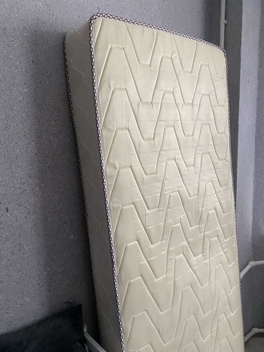 Продам матрас 90*200