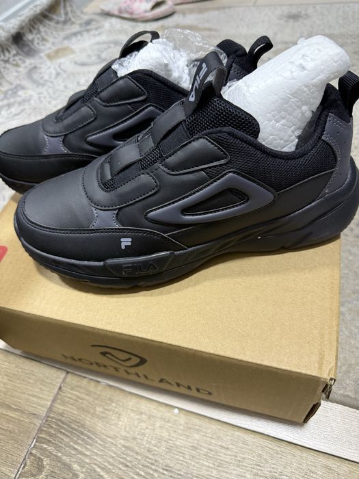 Кроссовки новые 39 размер