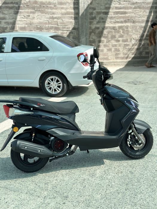 Sukuter angel srochna sotiladi